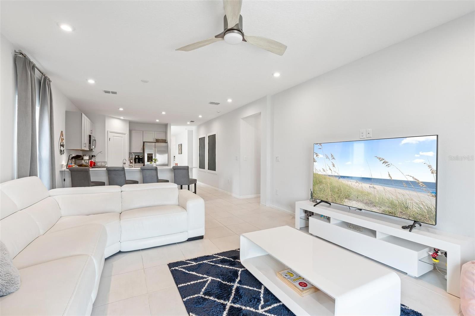 TIERRA DEL SOL EAST PH 1 - Residential Lease