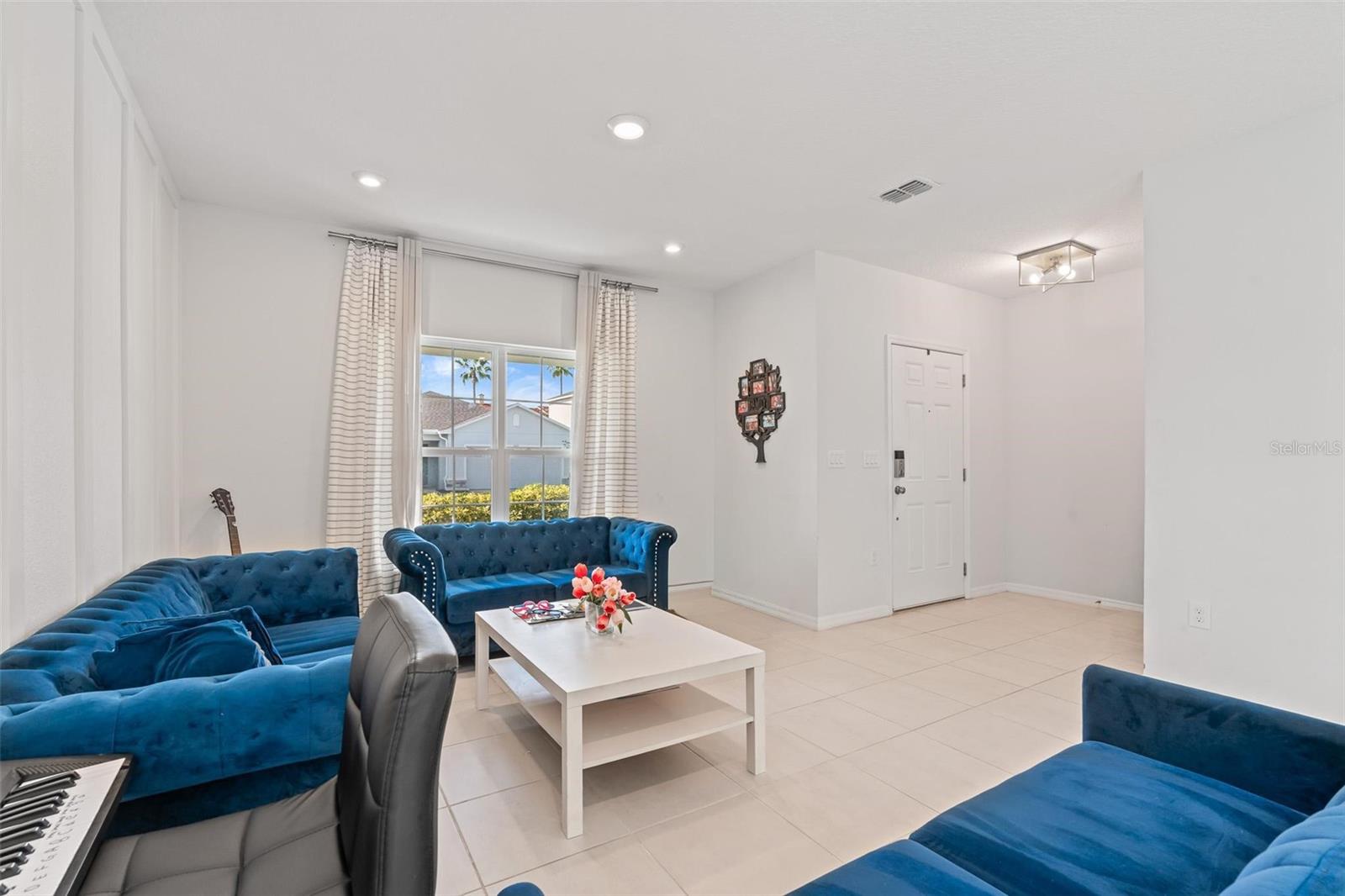 TIERRA DEL SOL EAST PH 1 - Residential Lease