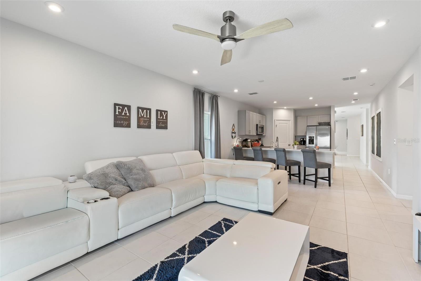 TIERRA DEL SOL EAST PH 1 - Residential Lease