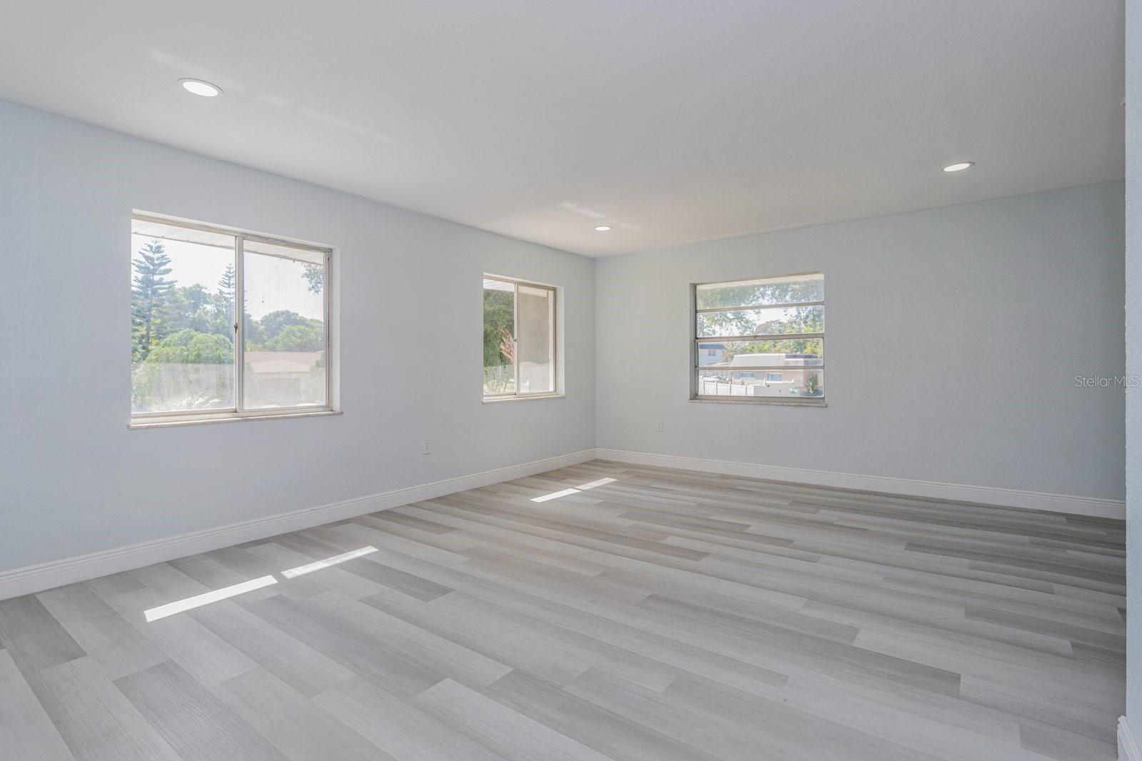 6607 KREIDT DRIVE