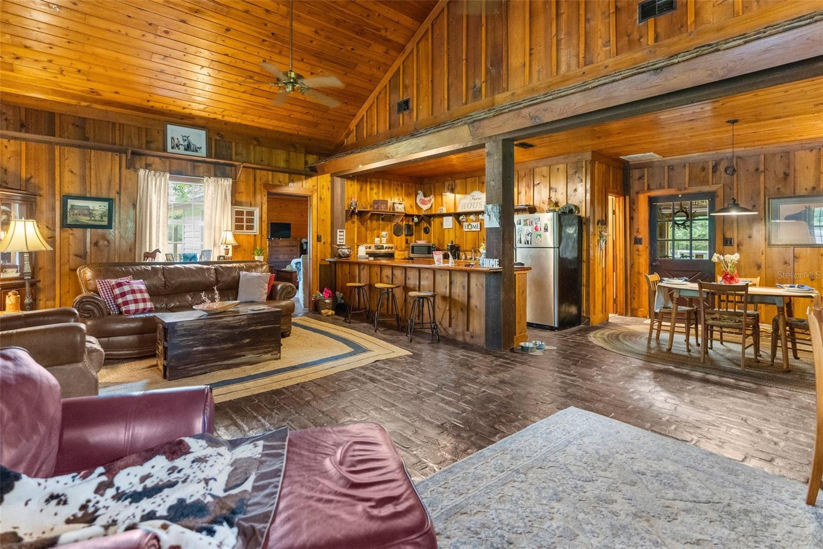 ACERAGE - Residential