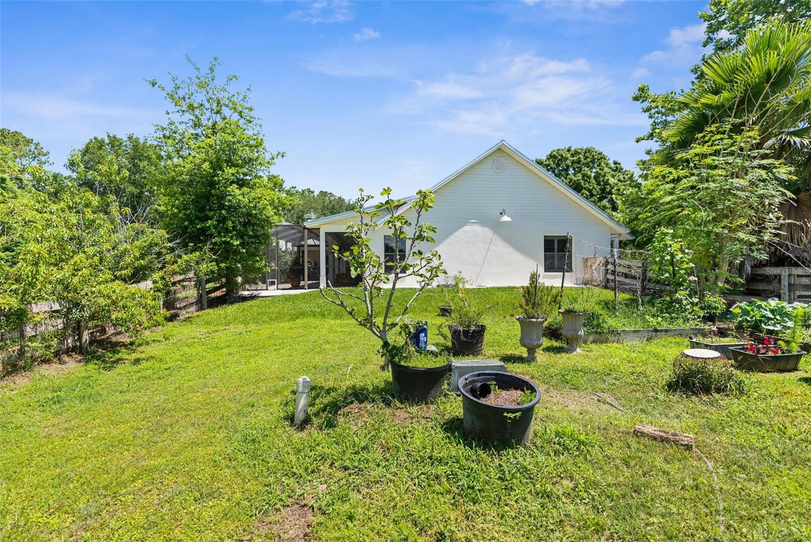 ACERAGE - Residential