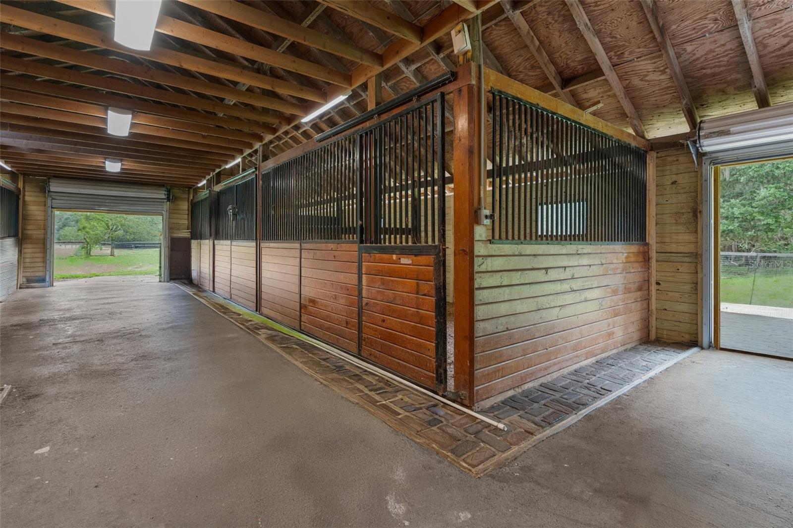 ACERAGE - Residential