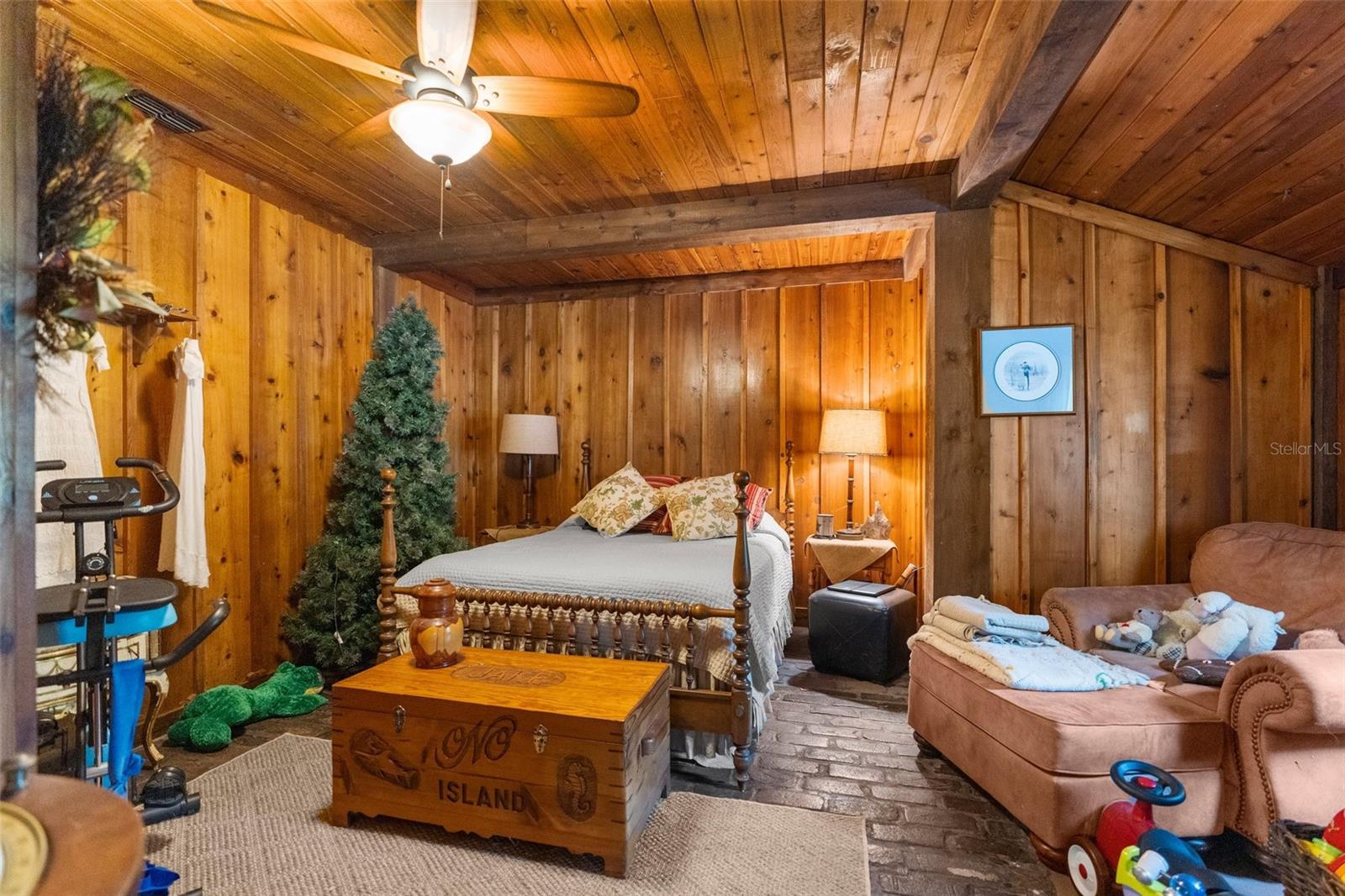 ACERAGE - Residential