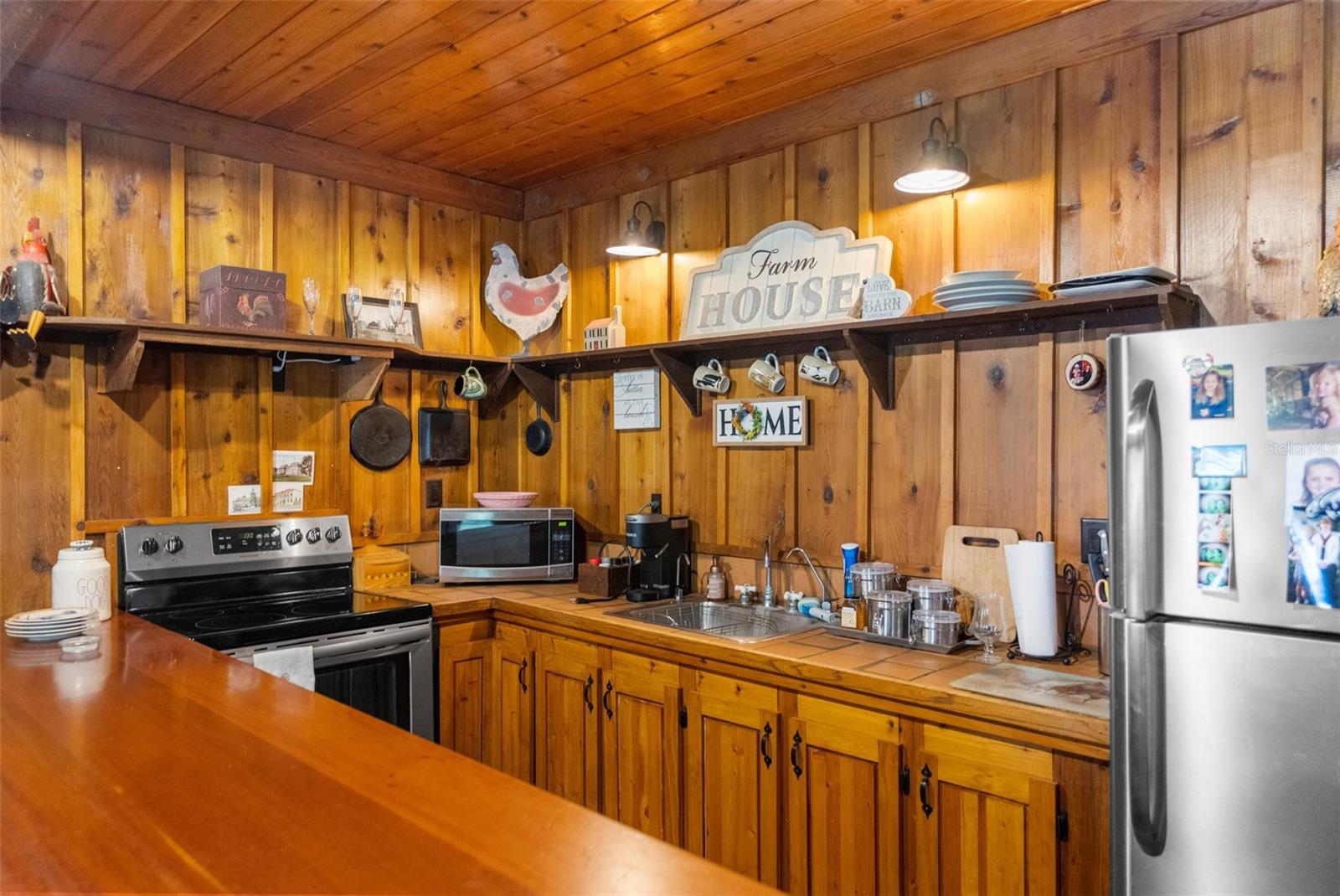 ACERAGE - Residential