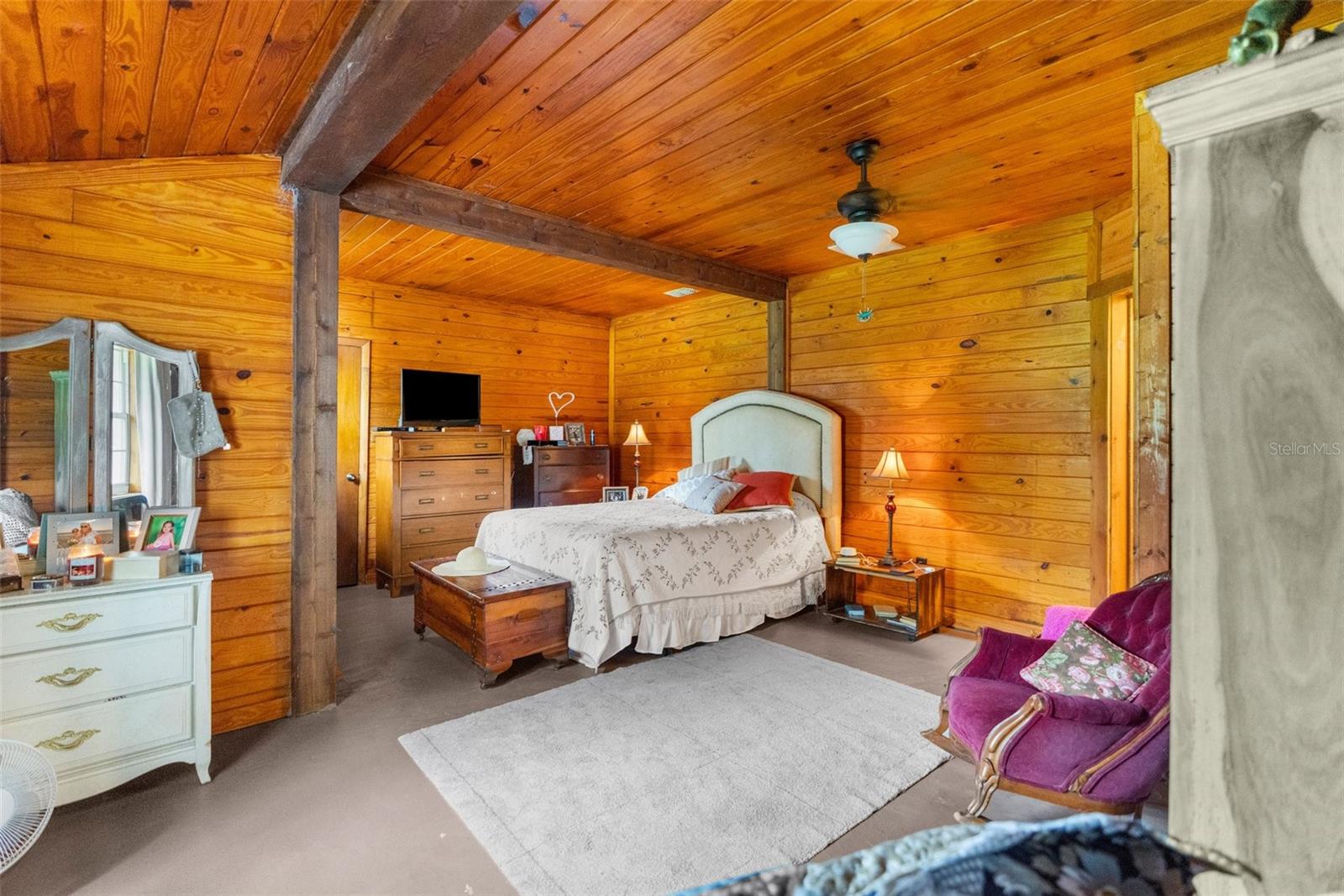 ACERAGE - Residential