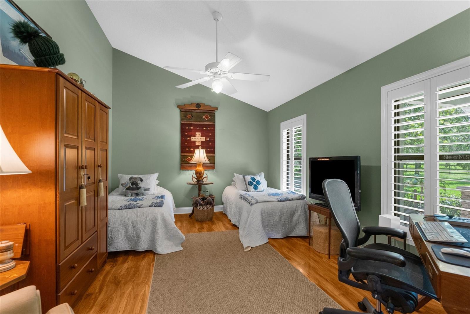 ACERAGE - Residential