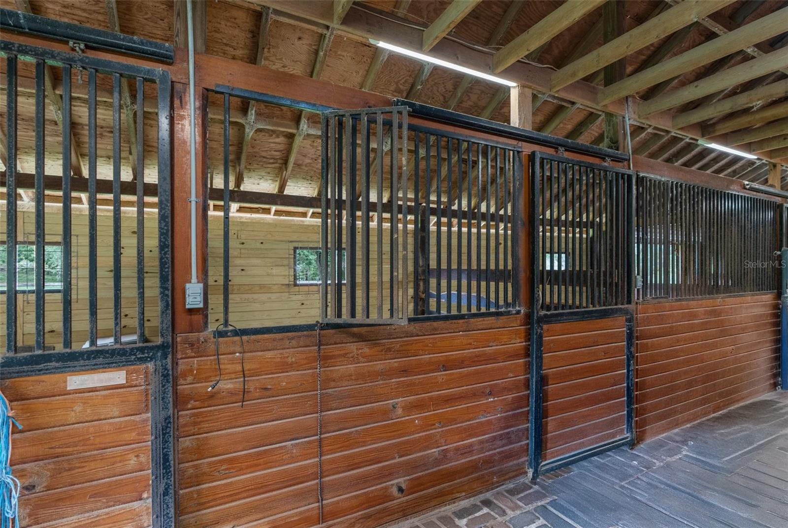 ACERAGE - Residential