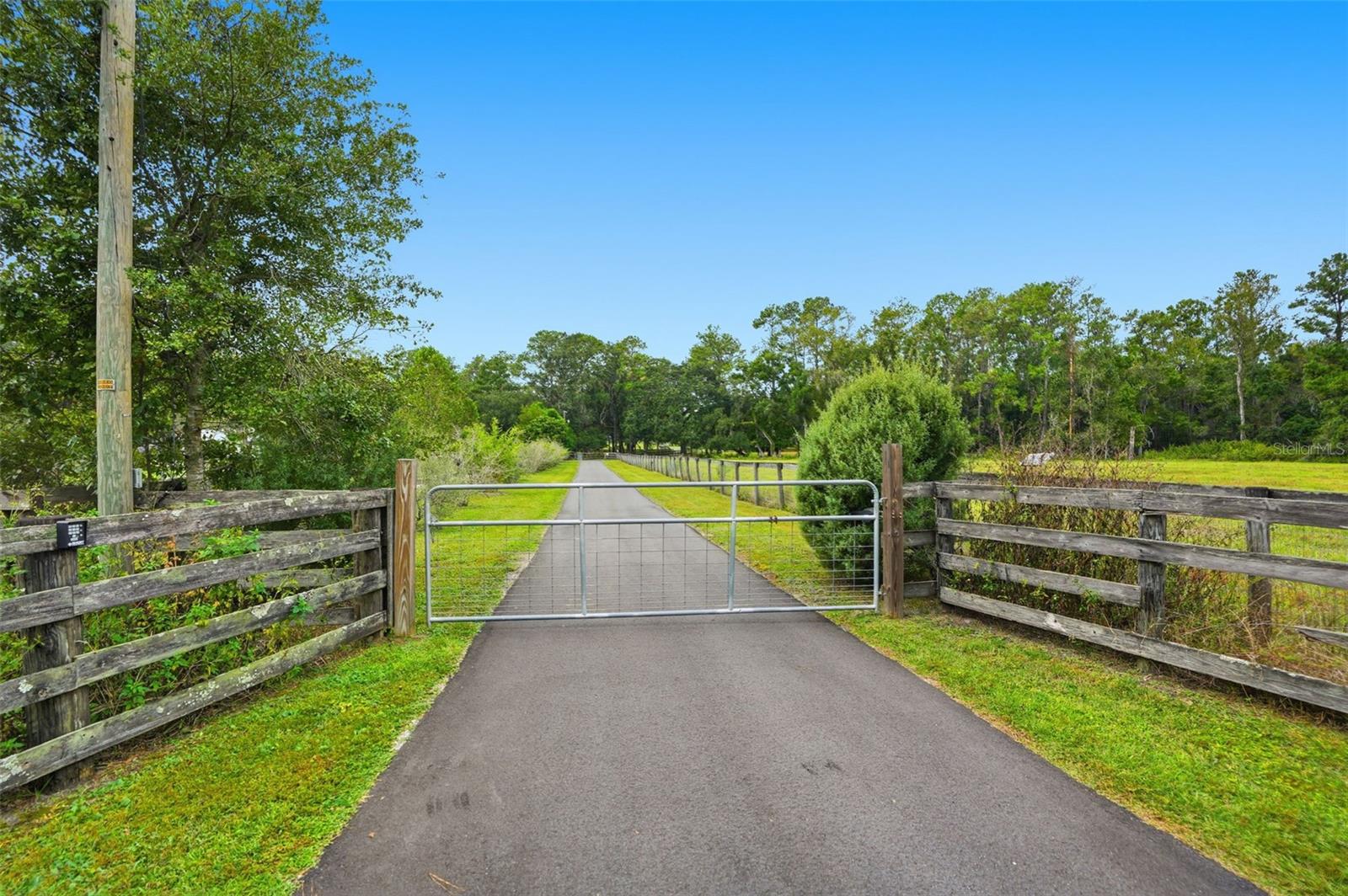 ACERAGE - Residential