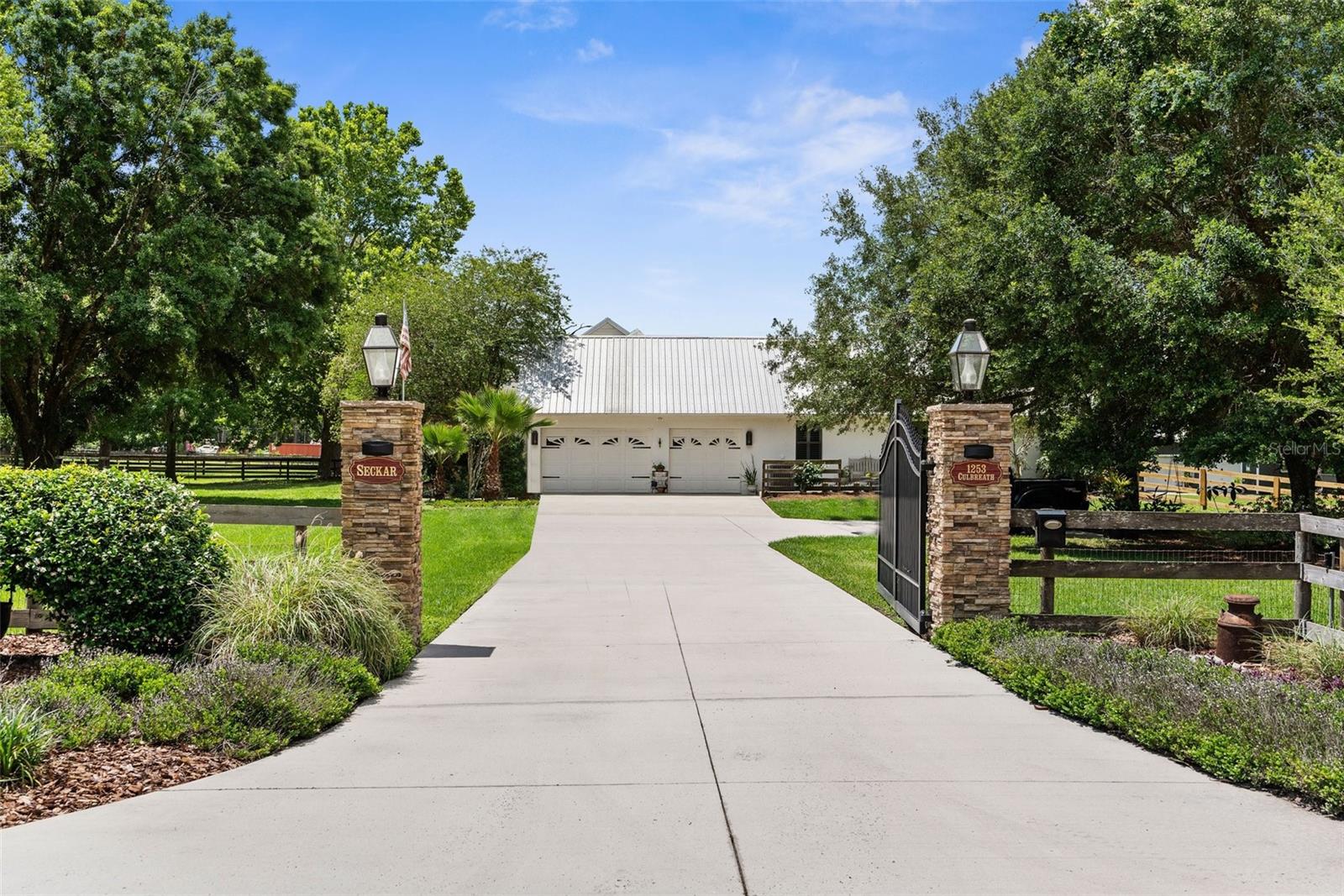 ACERAGE - Residential