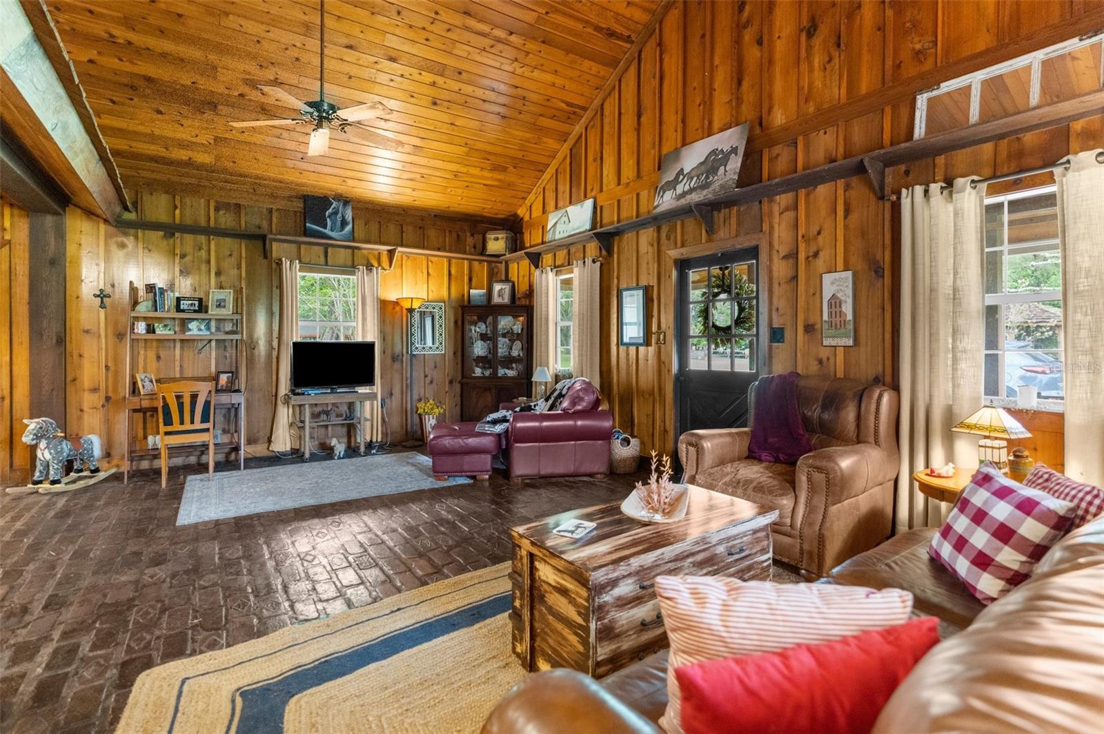 ACERAGE - Residential