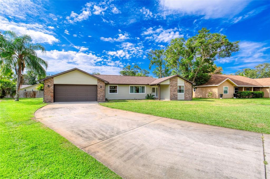 Photo of 63 Sycamore Circle, Ormond Beach, FL 32174 (MLS # V4945690)