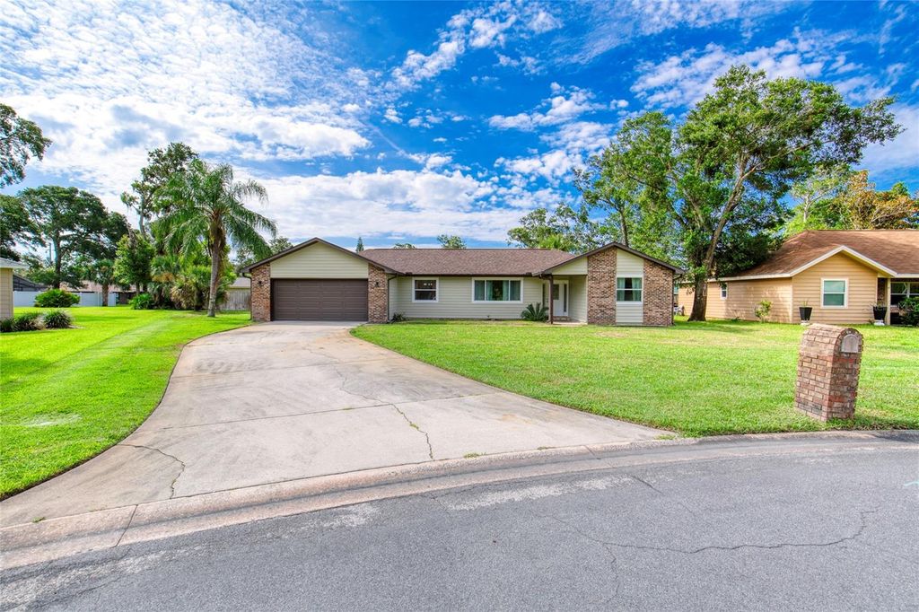 Photo of 63 Sycamore Circle, Ormond Beach, FL 32174 (MLS # V4945690)