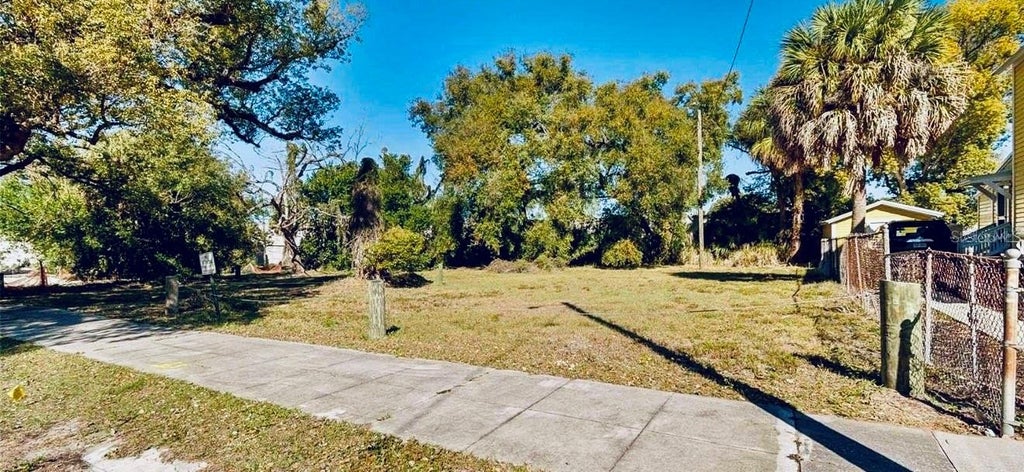 Photo of 2010 Thrace Street, Tampa, FL 33605 (MLS # TB8529754)