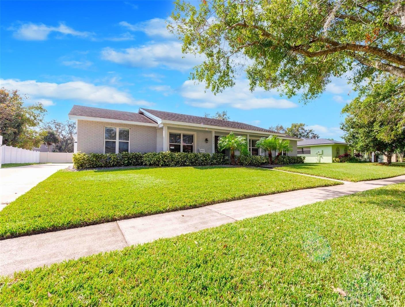 Casas a venda 1 - Jen Dantas 8144 BANYAN BOULEVARD