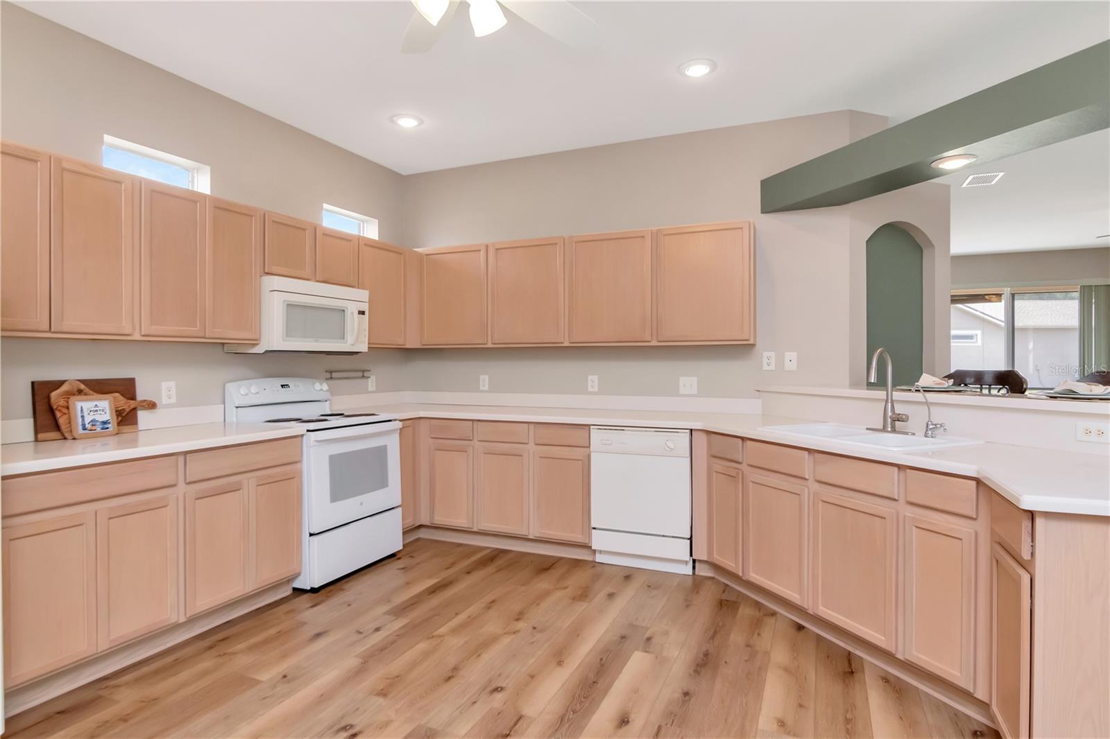 GROVES PH 04 - Residential