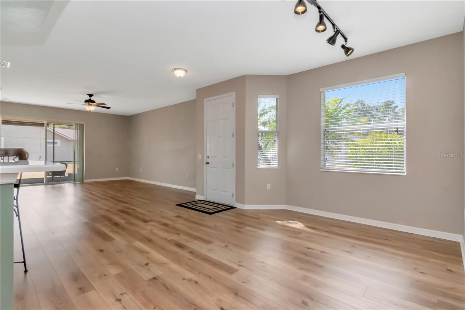 GROVES PH 04 - Residential