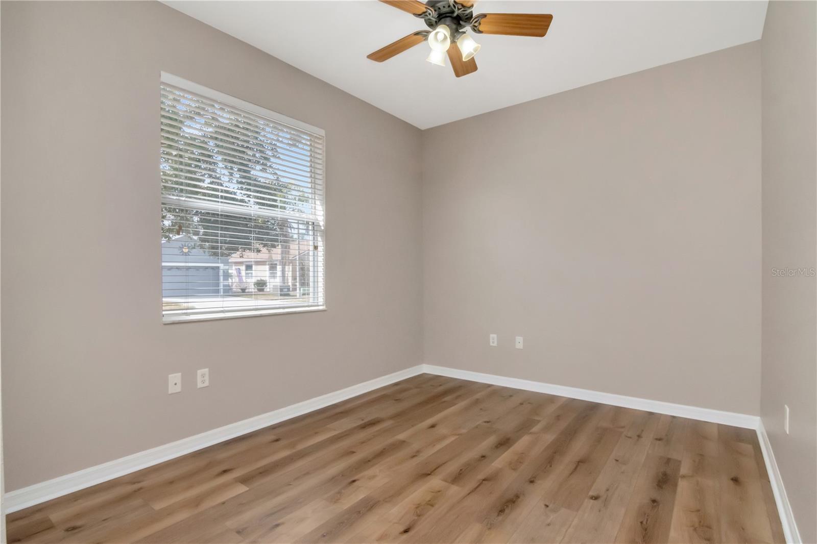 GROVES PH 04 - Residential