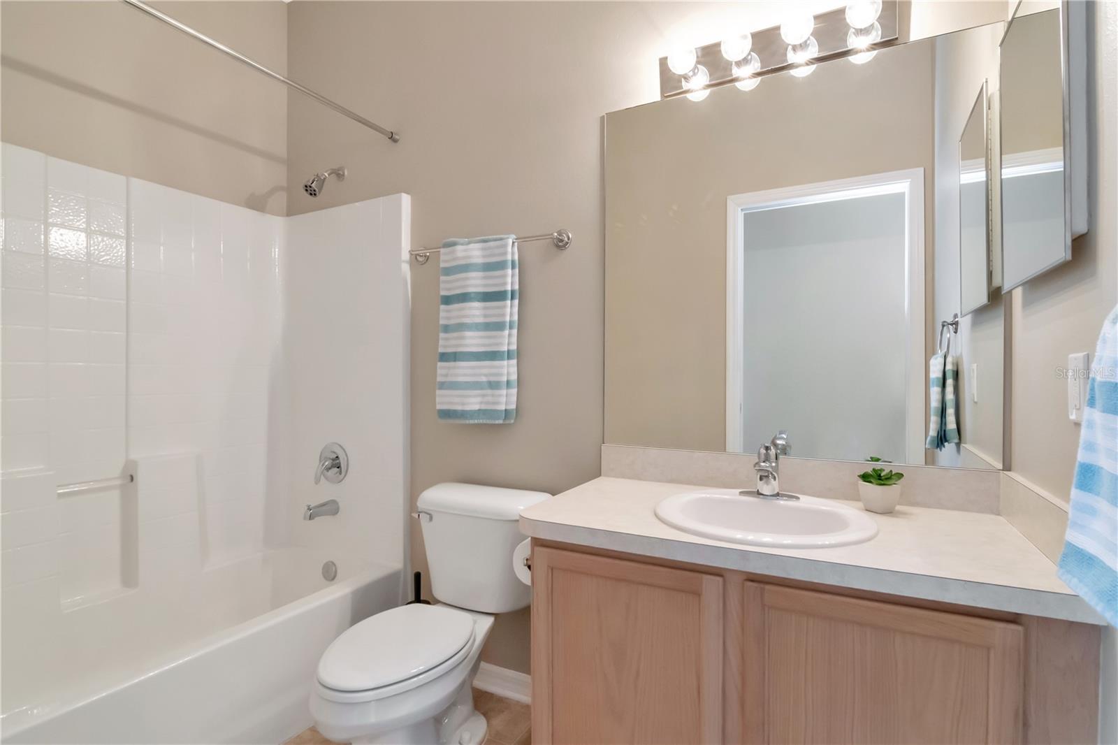 GROVES PH 04 - Residential