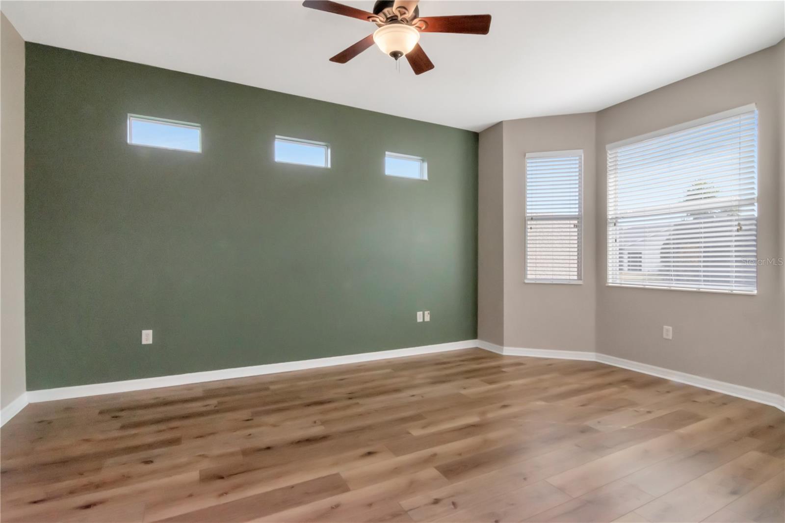 GROVES PH 04 - Residential