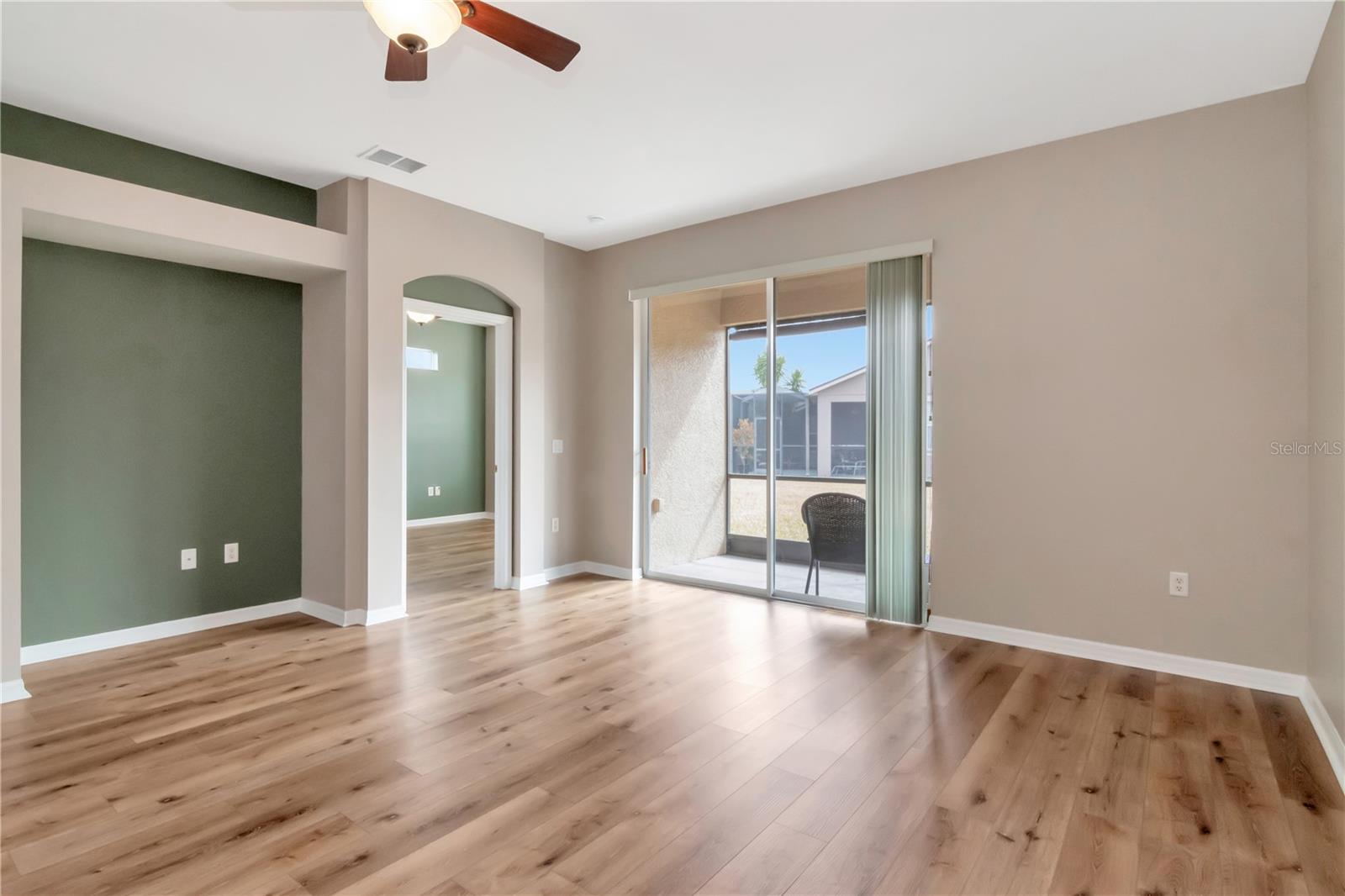 GROVES PH 04 - Residential