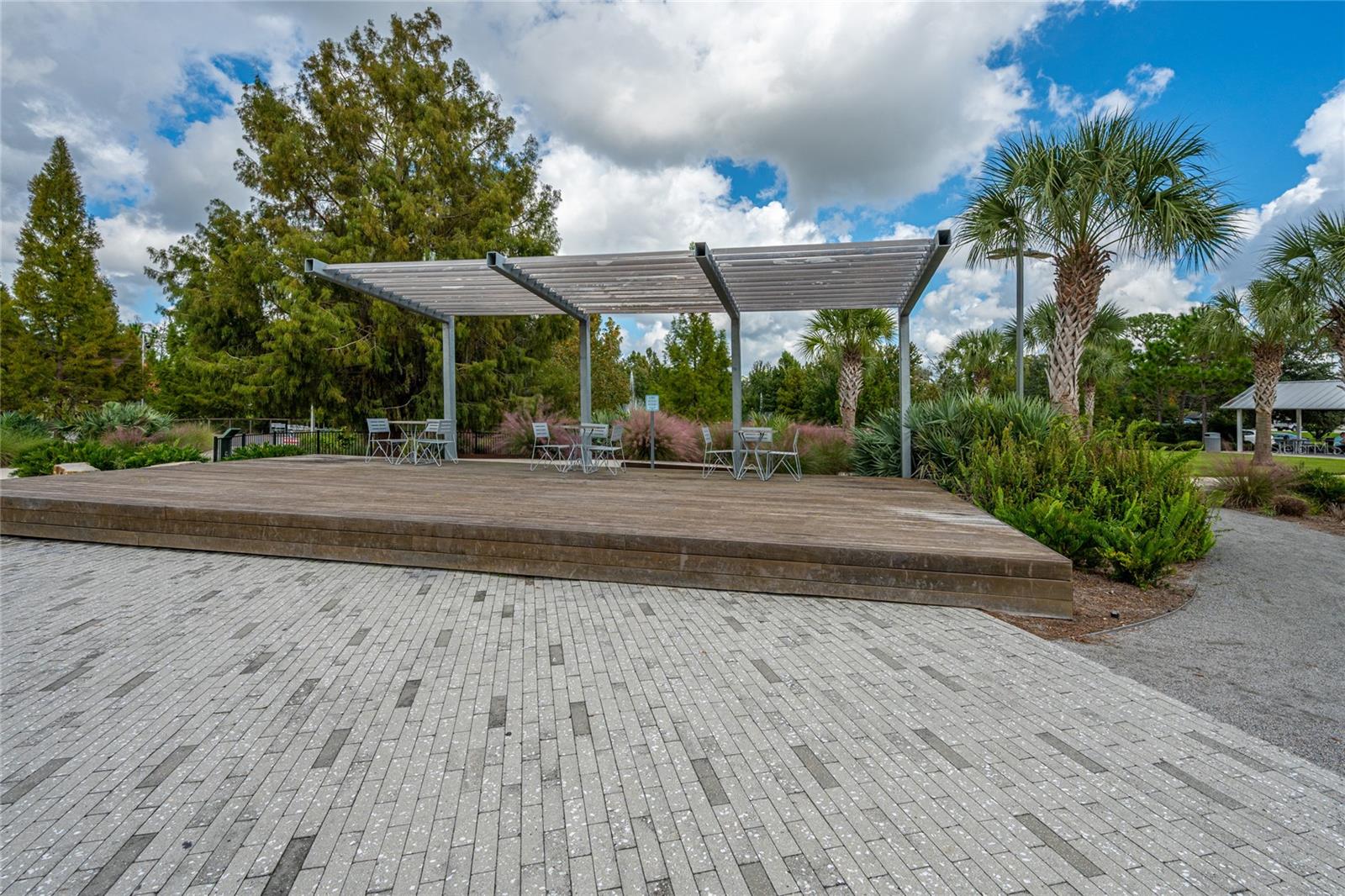 LONGWOOD - Residential