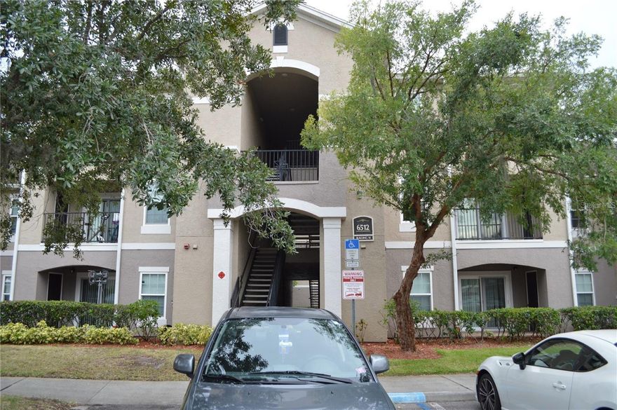 One bedroom, one bathroom condo for rent on the first floor of building 14 in Courtney Landing Condominiums on Lee Vista Area close to SR 436 (Semoran) and close to the airport.  Gated community with Clubhouse, pool and other amenities.  Inmediate lease for February 1, 2026.   Call listing agent or text to make appointment.  The unit is actually leased until January 31.   Need to make appointment with listing agent and tenant.