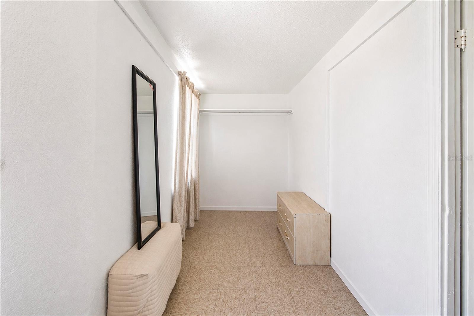 DUNDEE - Commercial Sale