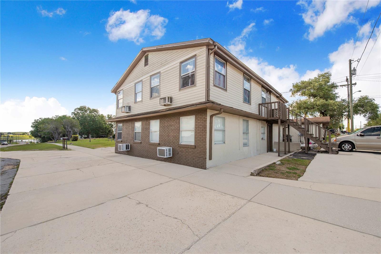 DUNDEE - Commercial Sale