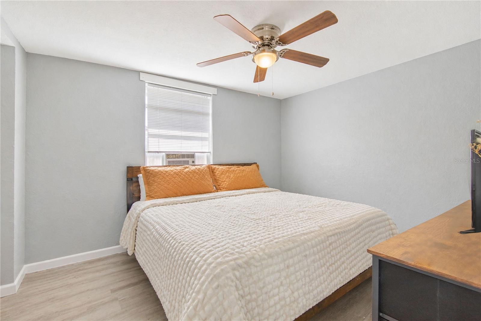 DUNDEE - Commercial Sale