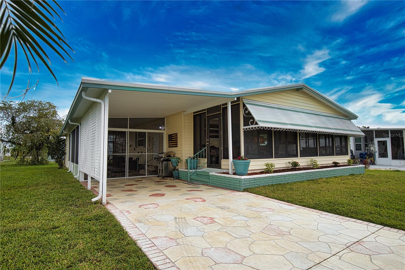 LA CASA MHP CO-OP - Residential