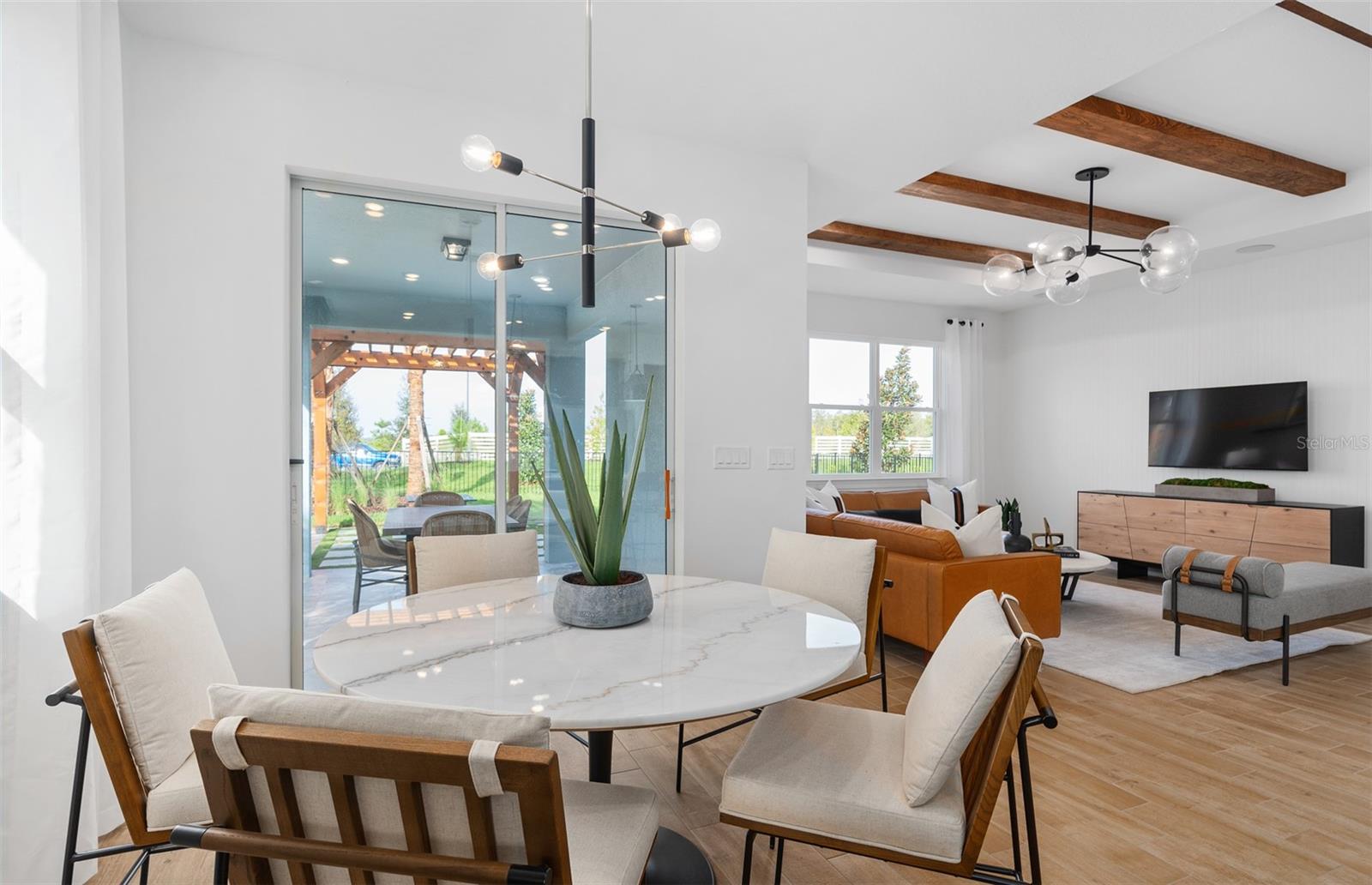 BRIDGEWALK - Residential