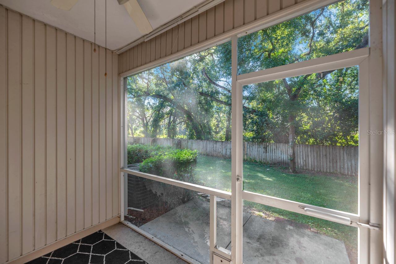 OAK VALLEY TWNHMS - Residential Lease