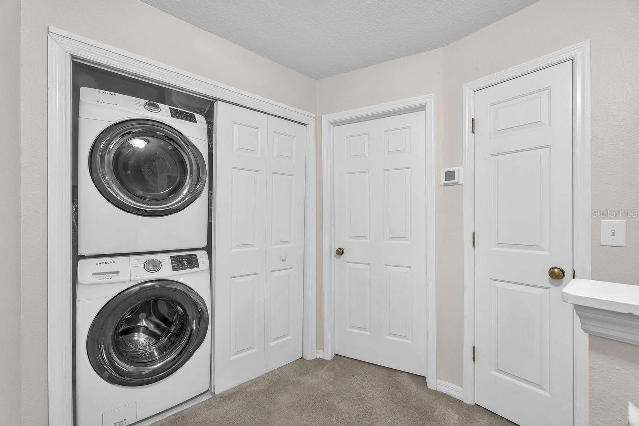 OAK VALLEY TWNHMS - Residential Lease