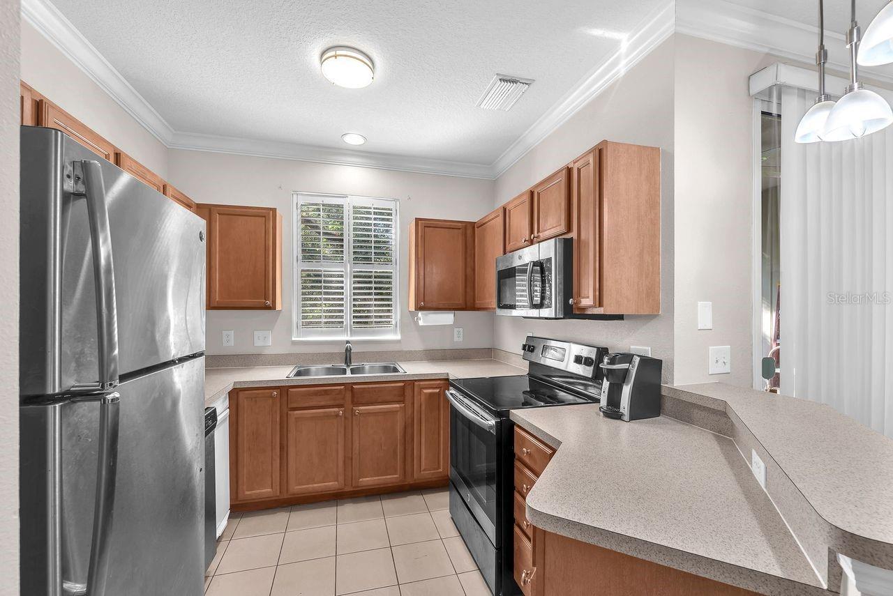 OAK VALLEY TWNHMS - Residential Lease