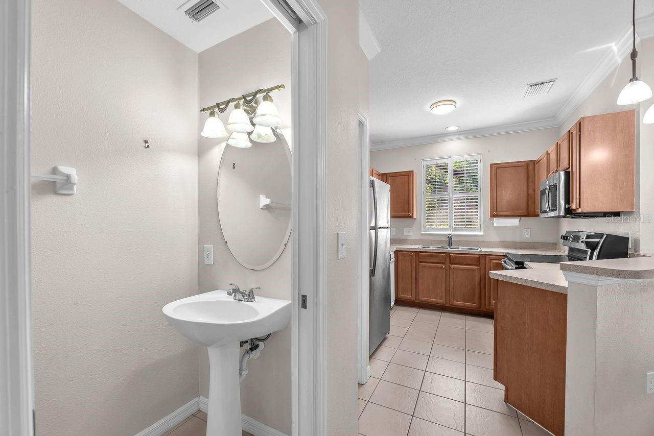 OAK VALLEY TWNHMS - Residential Lease