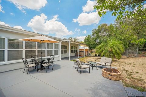 A home in LAKE WALES