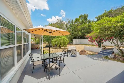 A home in LAKE WALES