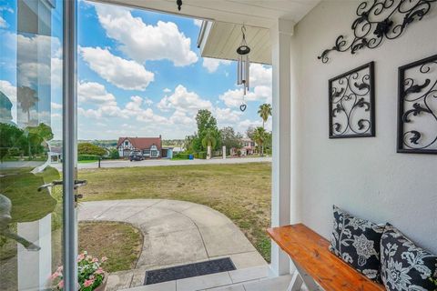 A home in LAKE WALES