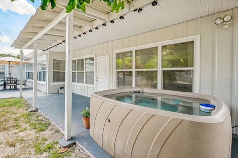 A home in LAKE WALES