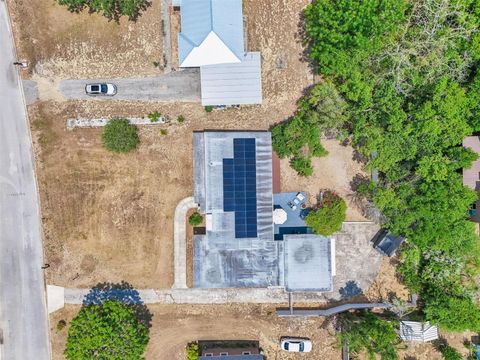 A home in LAKE WALES