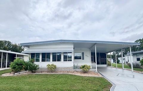 Photo of 427 Hawthorne Boulevard, Leesburg, FL 34748 (MLS # G5101938)