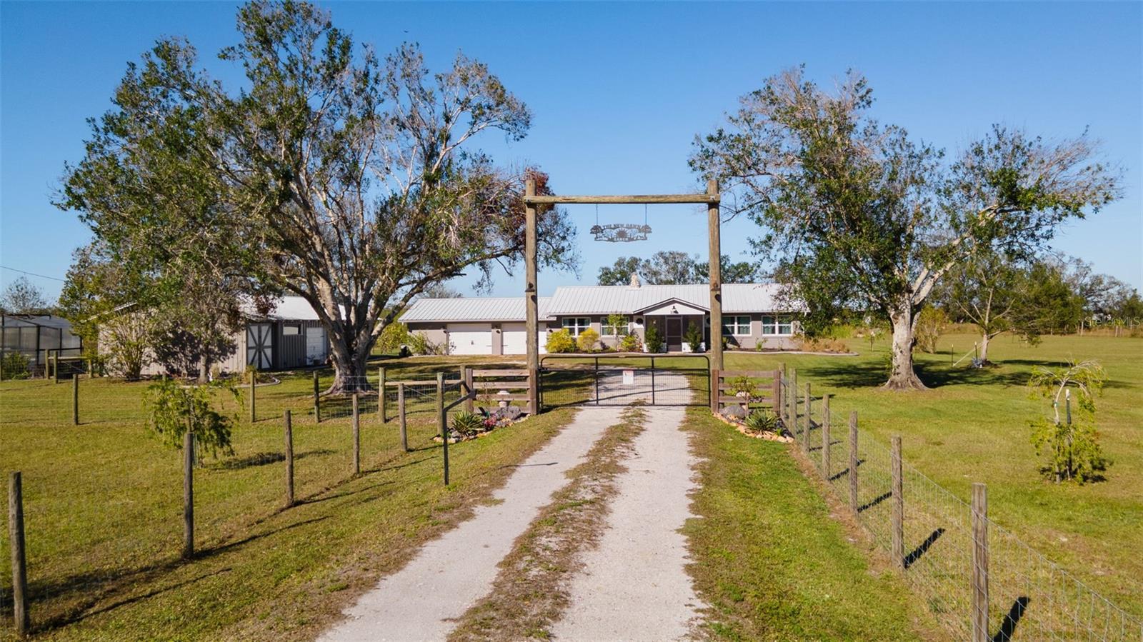 2222 SE MCCLELLAND DRIVE