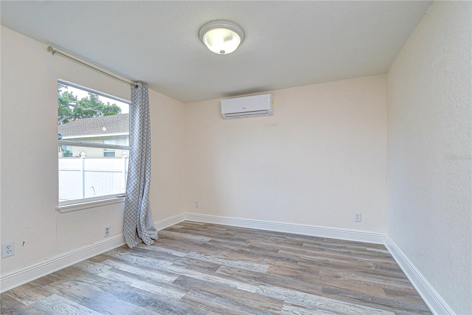 ROMEO HEIGHTS - Residential