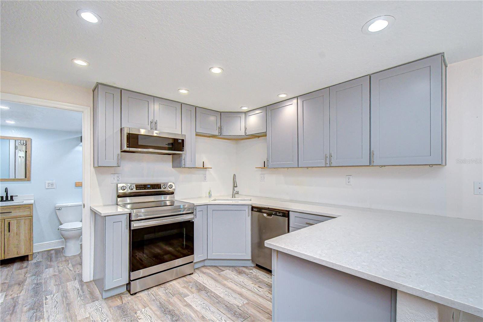 ROMEO HEIGHTS - Residential