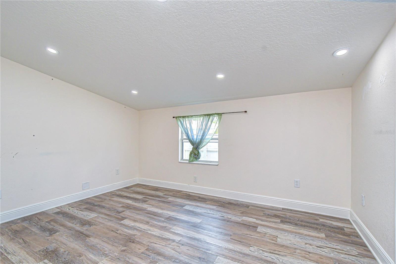 ROMEO HEIGHTS - Residential