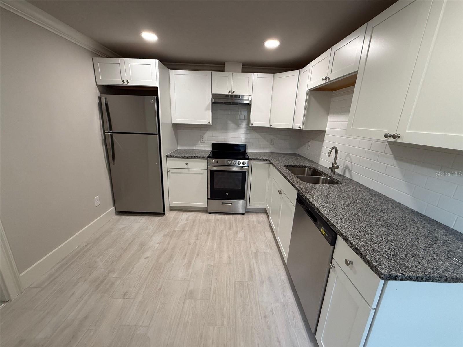 ELLIOT & LENGLE ADDN-HIGHLAND HEIGHTS - Residential