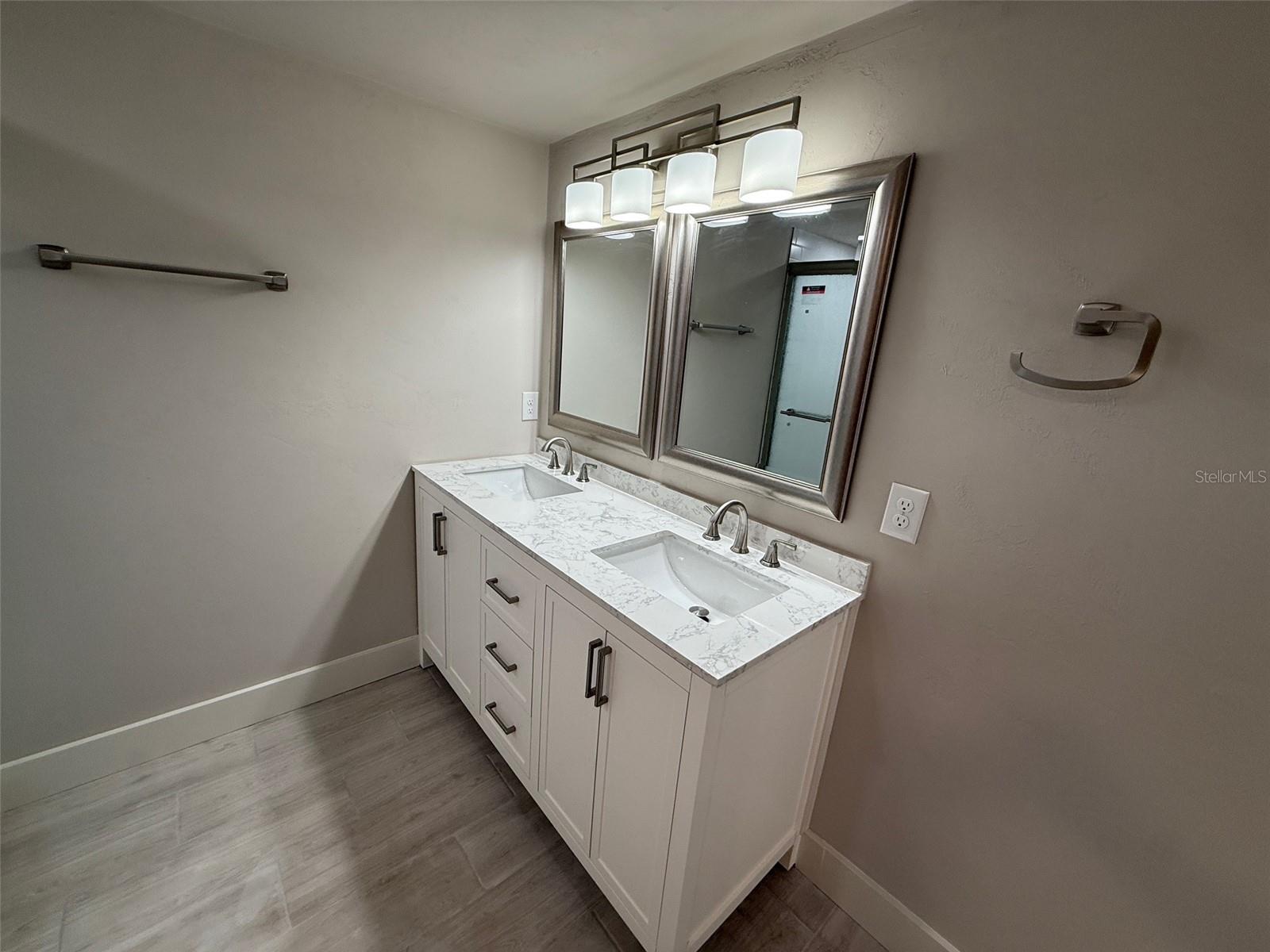 ELLIOT & LENGLE ADDN-HIGHLAND HEIGHTS - Residential