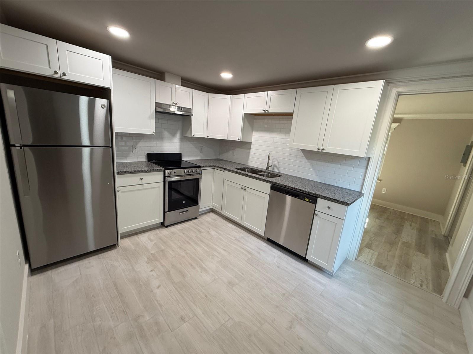 ELLIOT & LENGLE ADDN-HIGHLAND HEIGHTS - Residential