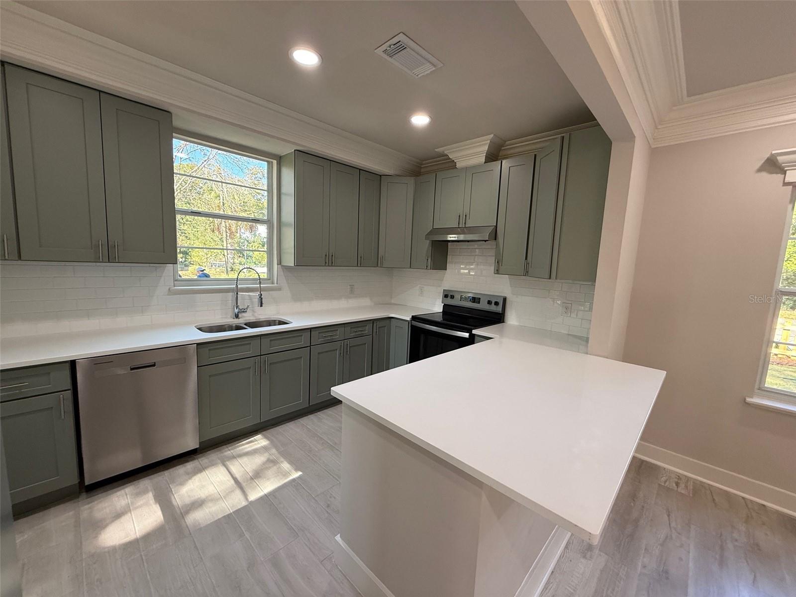 ELLIOT & LENGLE ADDN-HIGHLAND HEIGHTS - Residential